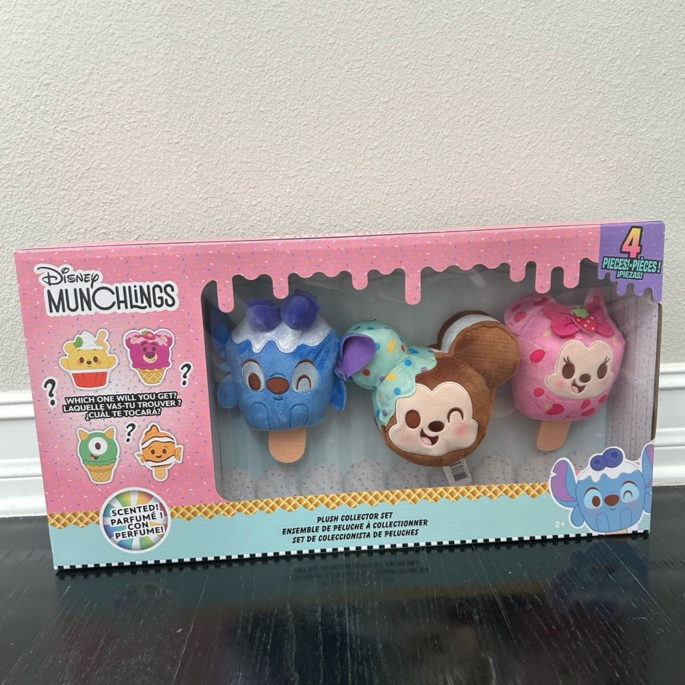 Disney Munchlings Plush Collector Set